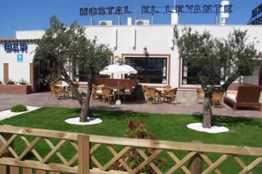 фото отеля Hostal El Levante Tarifa