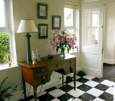 фото отеля Shelleven Guest House