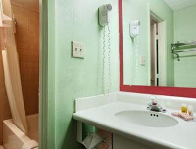 фото отеля Howard Johnson Inn Cincinnati
