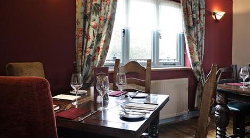 фото отеля Cromwell Arms Country Pub with Rooms