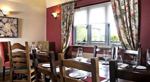 фото отеля Cromwell Arms Country Pub with Rooms