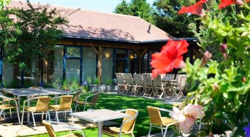 фото отеля Cromwell Arms Country Pub with Rooms