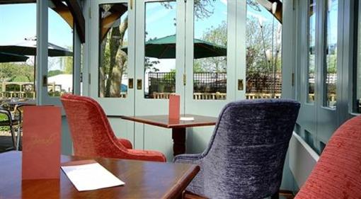 фото отеля Cromwell Arms Country Pub with Rooms