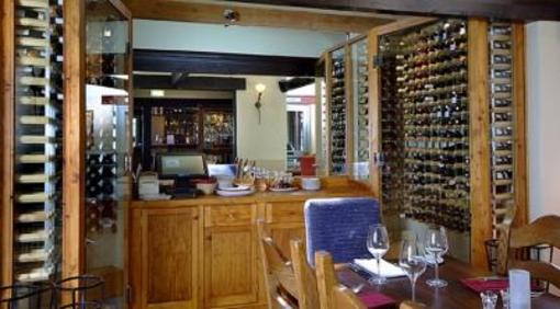 фото отеля Cromwell Arms Country Pub with Rooms