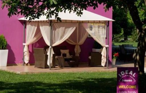 фото отеля Ideal House