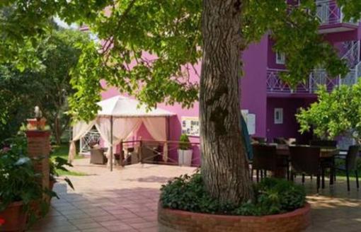 фото отеля Ideal House