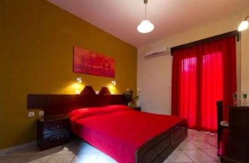 фото отеля Ideal House