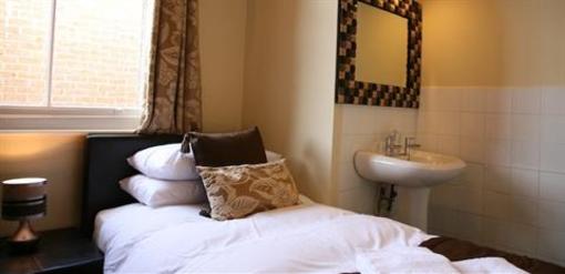 фото отеля Gillygate Guest House