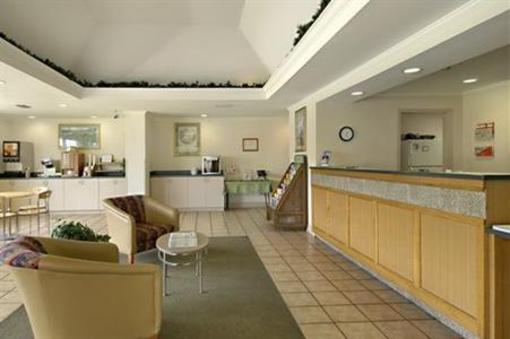 фото отеля Red Roof Inn & Suites Brunswick I-95