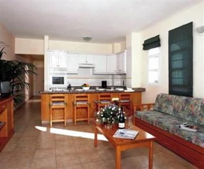фото отеля Apartamentos Jardin del Conde