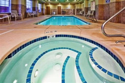 фото отеля Holiday Inn Express Hotel & Suites Clovis