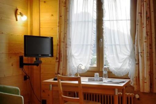 фото отеля Saanerhof Hotel Saanen