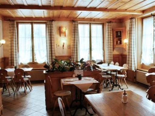 фото отеля Saanerhof Hotel Saanen