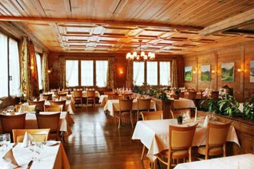 фото отеля Saanerhof Hotel Saanen