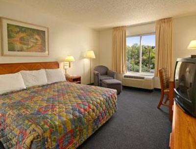 фото отеля Ramada Inn St. Louis Airport Hazelwood