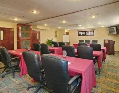фото отеля Ramada Inn St. Louis Airport Hazelwood