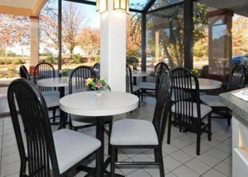 фото отеля Econo Lodge South Garner