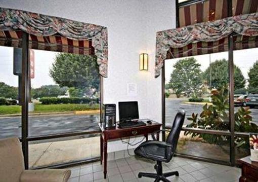 фото отеля Econo Lodge South Garner