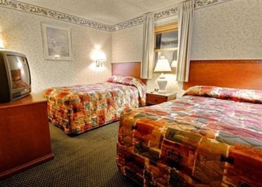 фото отеля Econo Lodge Glens Falls