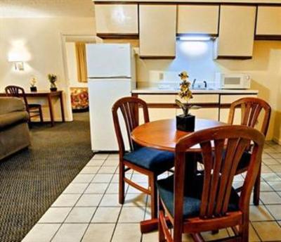фото отеля Econo Lodge Glens Falls