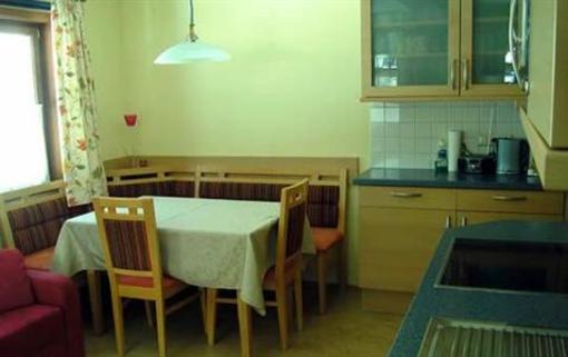 фото отеля Alte Schule Pension Bad Kleinkirchheim