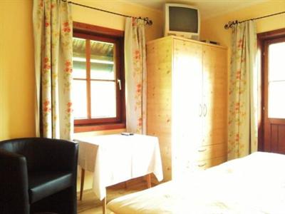 фото отеля Alte Schule Pension Bad Kleinkirchheim