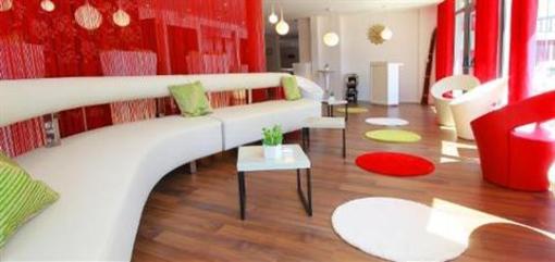 фото отеля Kyriad Epernay