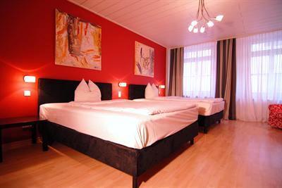 фото отеля Hotel Restaurant Roter Hahn Regensburg