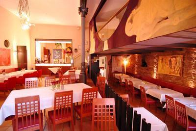 фото отеля Hotel Restaurant Roter Hahn Regensburg