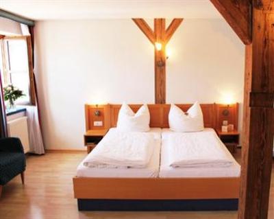 фото отеля Hotel Restaurant Roter Hahn Regensburg