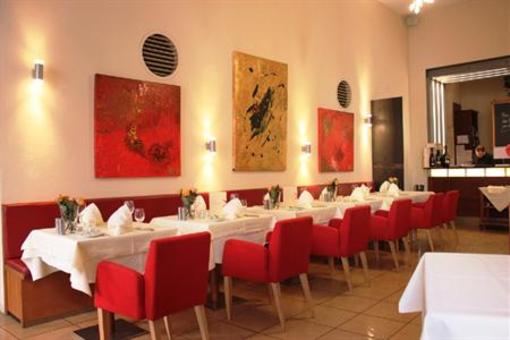 фото отеля Hotel Restaurant Roter Hahn Regensburg