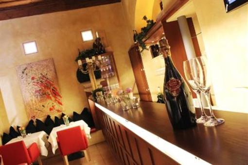 фото отеля Hotel Restaurant Roter Hahn Regensburg