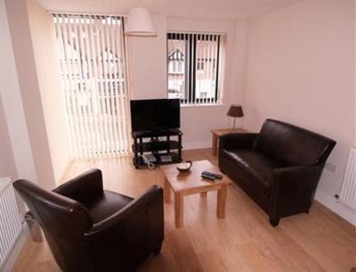 фото отеля Crompton House Apartments London