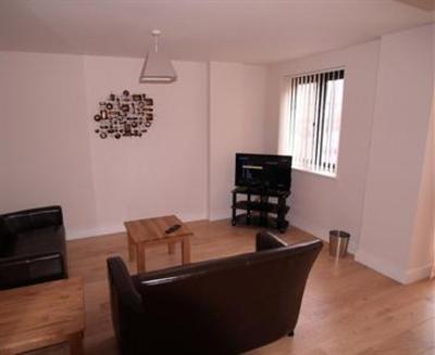 фото отеля Crompton House Apartments London