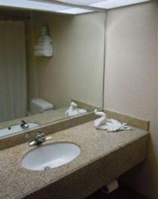 фото отеля Bays Inn & Suites Baytown