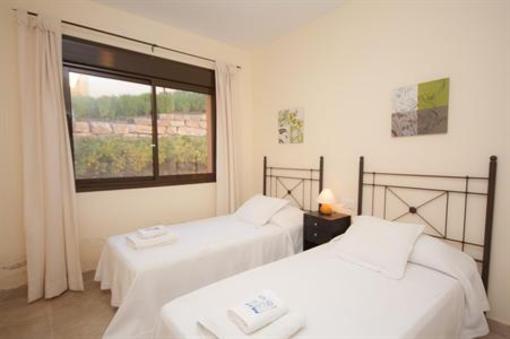 фото отеля Duquesa Village Apartments Manilva