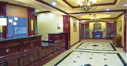 фото отеля Holiday Inn Express Hotel & Suites Terrell