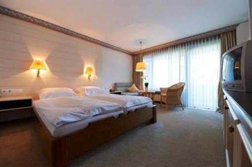 фото отеля Hotel-Traditionsgasthaus Lowen