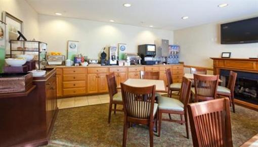 фото отеля Country Inn & Suites Davenport
