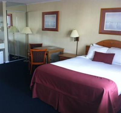 фото отеля Thunderbird Inn Mackinaw City
