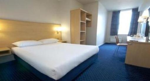 фото отеля Travelodge Aberdeen Central