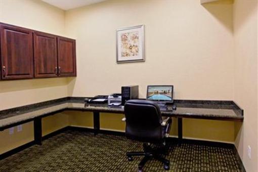 фото отеля Holiday Inn Express Hotel and Suites Newport