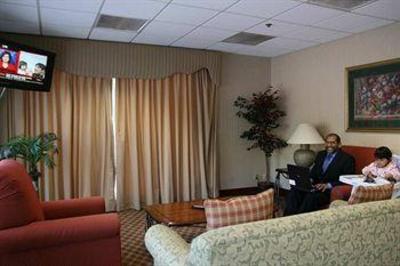 фото отеля Hampton Inn Commerce