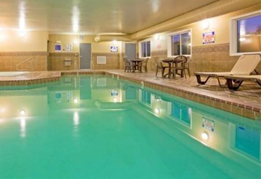фото отеля Holiday Inn Express Devils Lake
