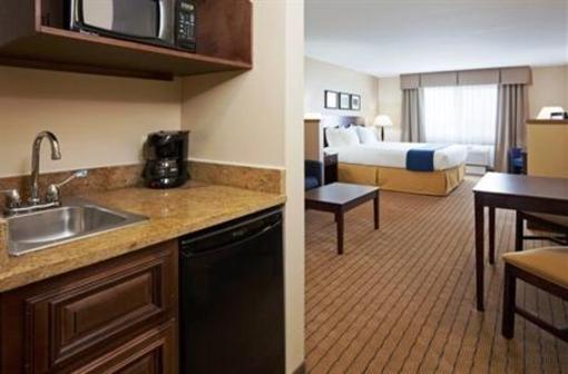 фото отеля Holiday Inn Express Devils Lake