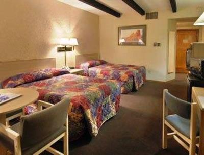 фото отеля Travelodge La Hacienda Airport