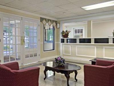 фото отеля Super 8 Motel Atlanta Northeast Chamblee