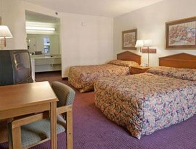 фото отеля Super 8 Motel Atlanta Northeast Chamblee