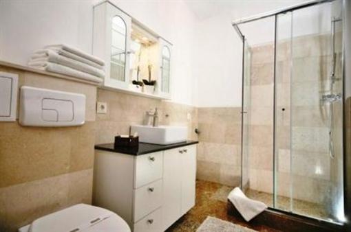 фото отеля Twins Apart Hotel