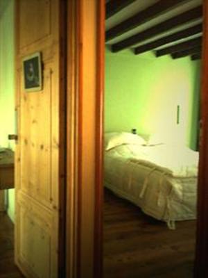 фото отеля Bed & Breakfast Anna's Guest House Brugge